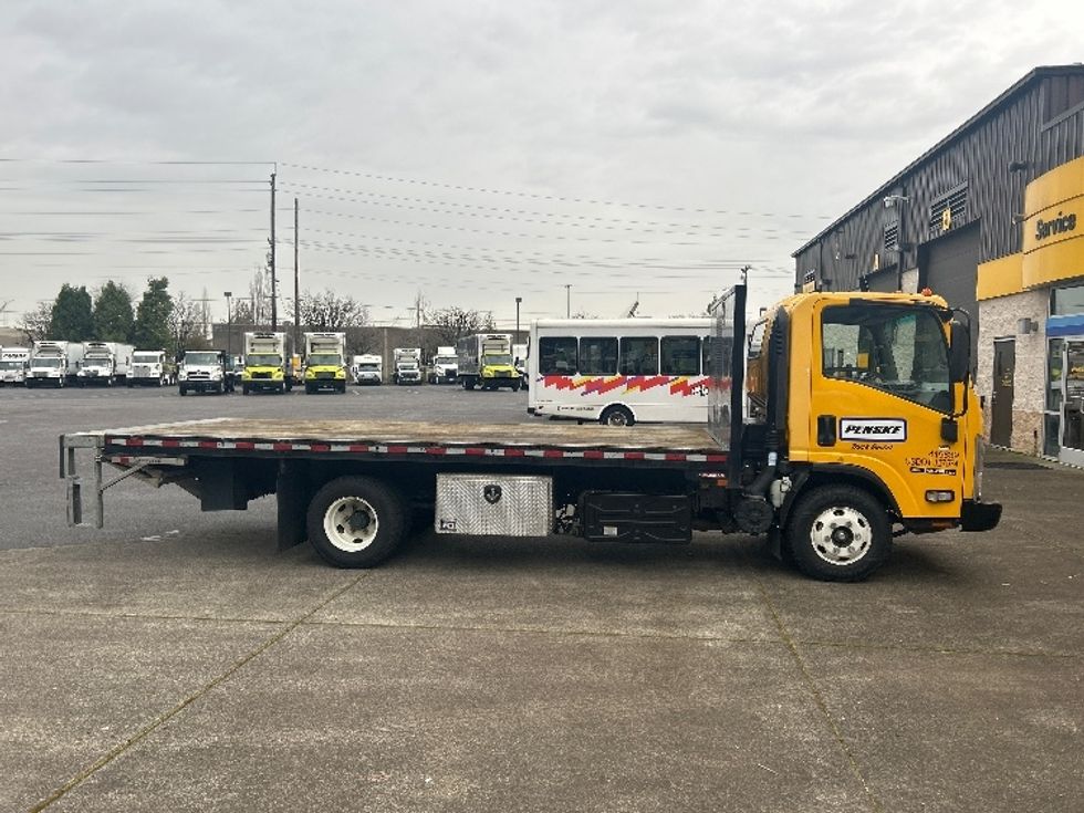 Flatbed Truck-Light and Medium Duty Trucks-Isuzu-2022-NPR-Portland-OR-42,715\n\t\tmiles-$ 53,750 - Image 12