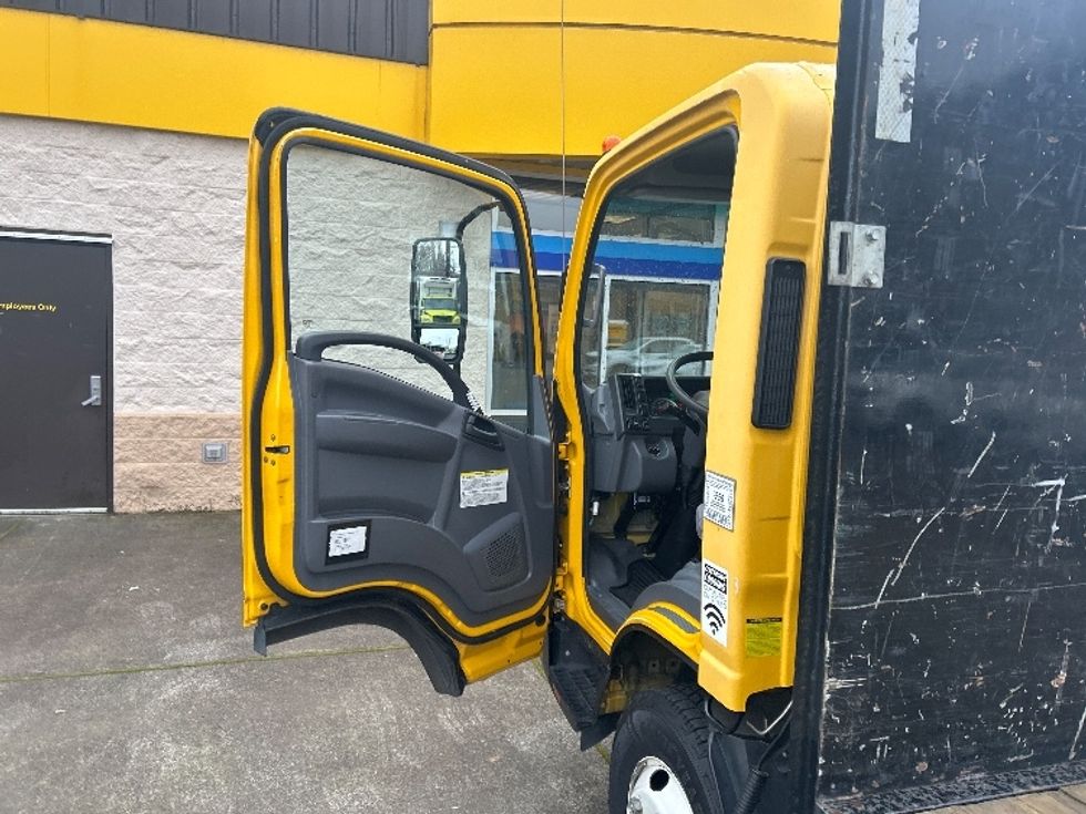 Flatbed Truck-Light and Medium Duty Trucks-Isuzu-2022-NPR-Portland-OR-42,715\n\t\tmiles-$ 53,750 - Image 13