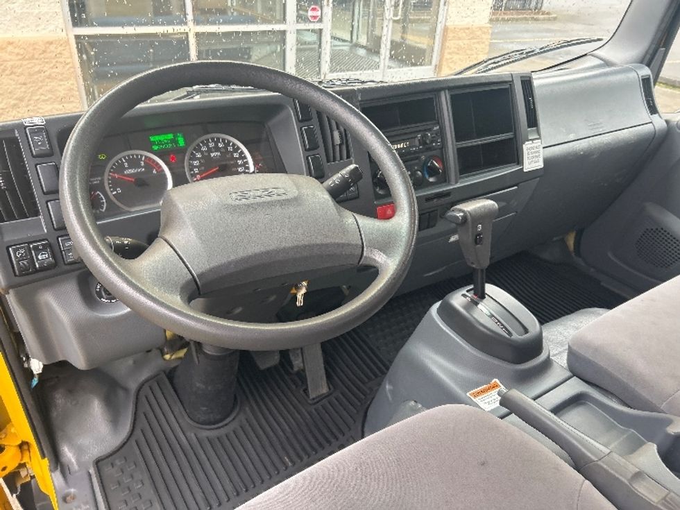 Flatbed Truck-Light and Medium Duty Trucks-Isuzu-2022-NPR-Portland-OR-42,715\n\t\tmiles-$ 53,750 - Image 14