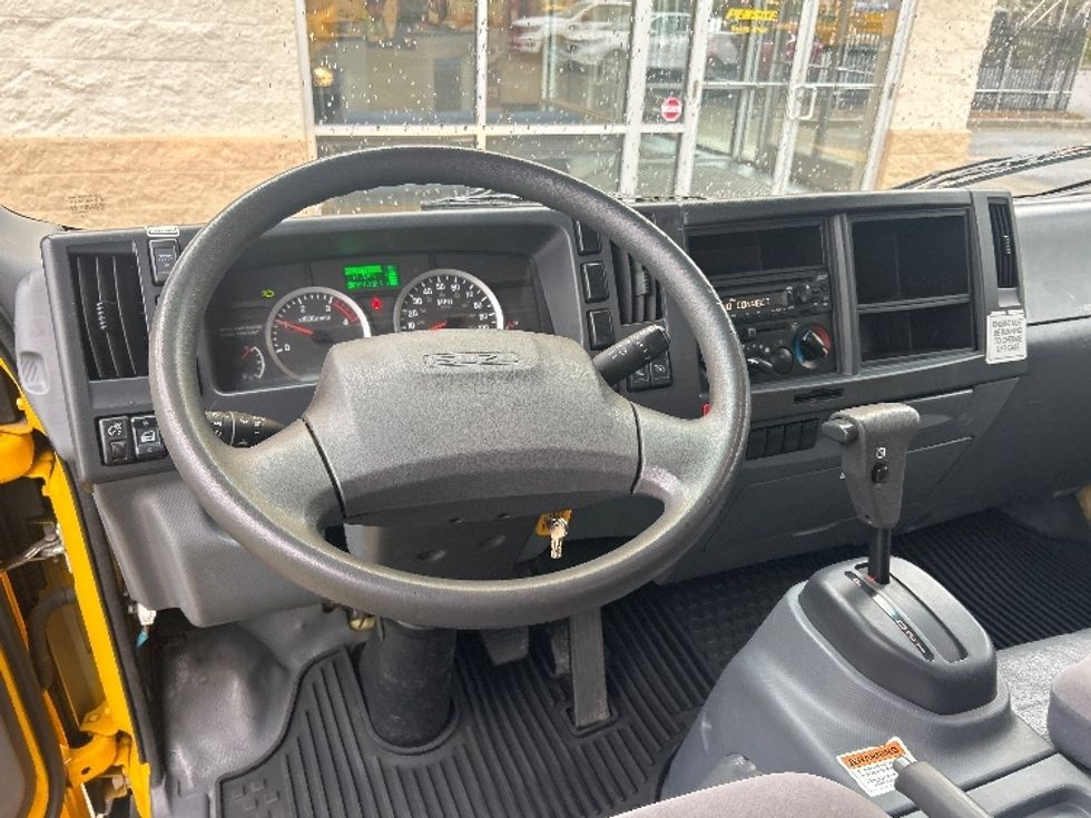 Flatbed Truck-Light and Medium Duty Trucks-Isuzu-2022-NPR-Portland-OR-42,715\n\t\tmiles-$ 53,750 - Image 15