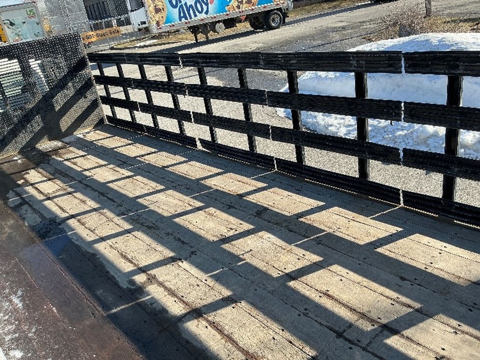 Flatbed Truck-Light and Medium Duty Trucks-Isuzu-2022-NRR-Albany-NY-89,343\n\t\tmiles-$ 48,250 - Image 12