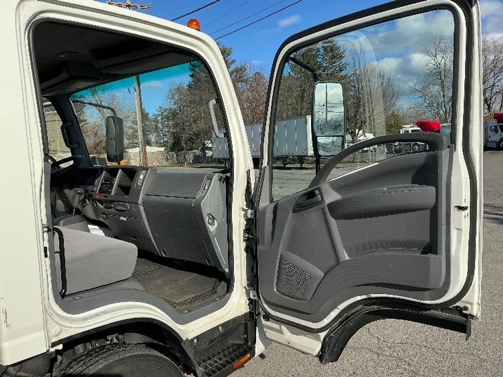 Flatbed Truck-Light and Medium Duty Trucks-Isuzu-2022-NRR-Albany-NY-89,343\n\t\tmiles-$ 48,250 - Image 20