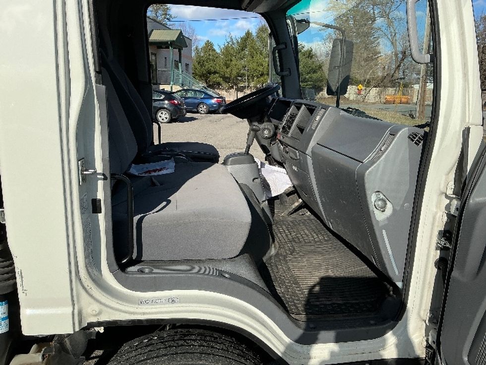 Flatbed Truck-Light and Medium Duty Trucks-Isuzu-2022-NRR-Albany-NY-89,343\n\t\tmiles-$ 48,250 - Image 22