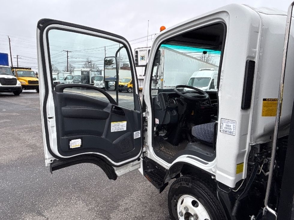 Flatbed Truck-Light and Medium Duty Trucks-Isuzu-2023-NPR-West Babylon-NY-4,726\n\t\tmiles-$ 59,750 - Image 15