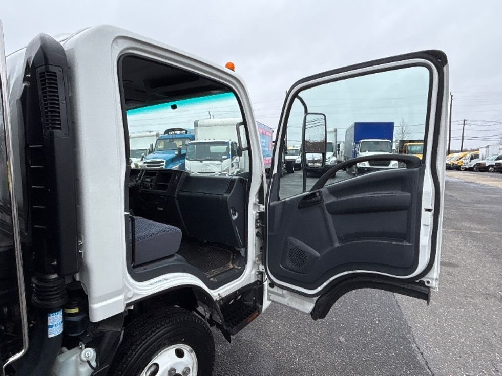 Flatbed Truck-Light and Medium Duty Trucks-Isuzu-2023-NPR-West Babylon-NY-4,726\n\t\tmiles-$ 59,750 - Image 19