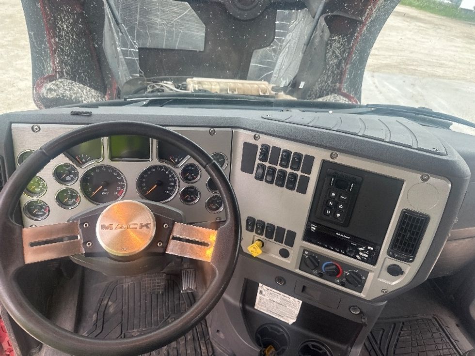 Flatbed Truck-Light and Medium Duty Trucks-Mack-2018-GU533-North Fond Du Lac-WI-166,556\n\t\tmiles-$ 89,500 - Image 14