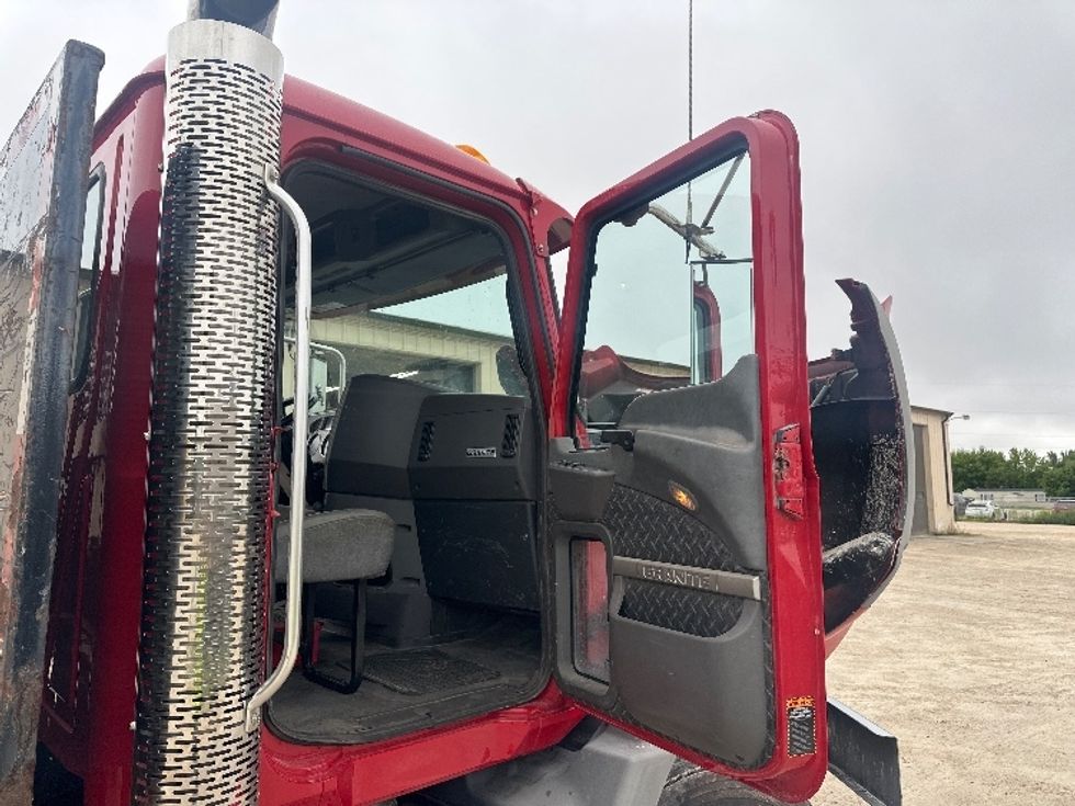 Flatbed Truck-Light and Medium Duty Trucks-Mack-2018-GU533-North Fond Du Lac-WI-166,556\n\t\tmiles-$ 89,500 - Image 16