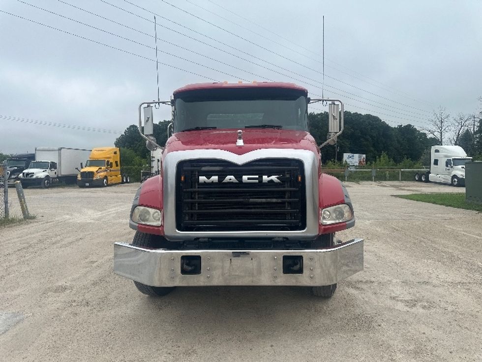 Flatbed Truck-Light and Medium Duty Trucks-Mack-2018-GU533-North Fond Du Lac-WI-166,556\n\t\tmiles-$ 89,500 - Image 2