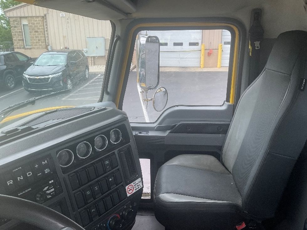 Flatbed Truck-Light and Medium Duty Trucks-Mack-2019-GRANITE-Bethlehem-PA-193,629\n\t\tmiles-$ 103,000 - Image 19