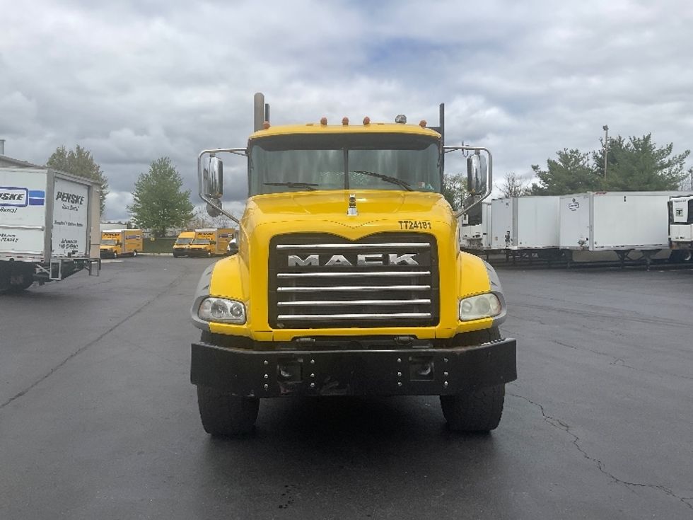 Flatbed Truck-Light and Medium Duty Trucks-Mack-2019-GRANITE-Bethlehem-PA-193,629\n\t\tmiles-$ 103,000 - Image 2