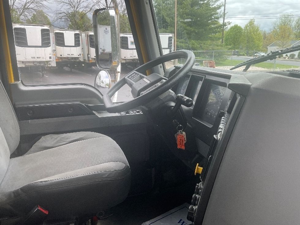 Flatbed Truck-Light and Medium Duty Trucks-Mack-2019-GRANITE-Bethlehem-PA-193,629\n\t\tmiles-$ 103,000 - Image 22