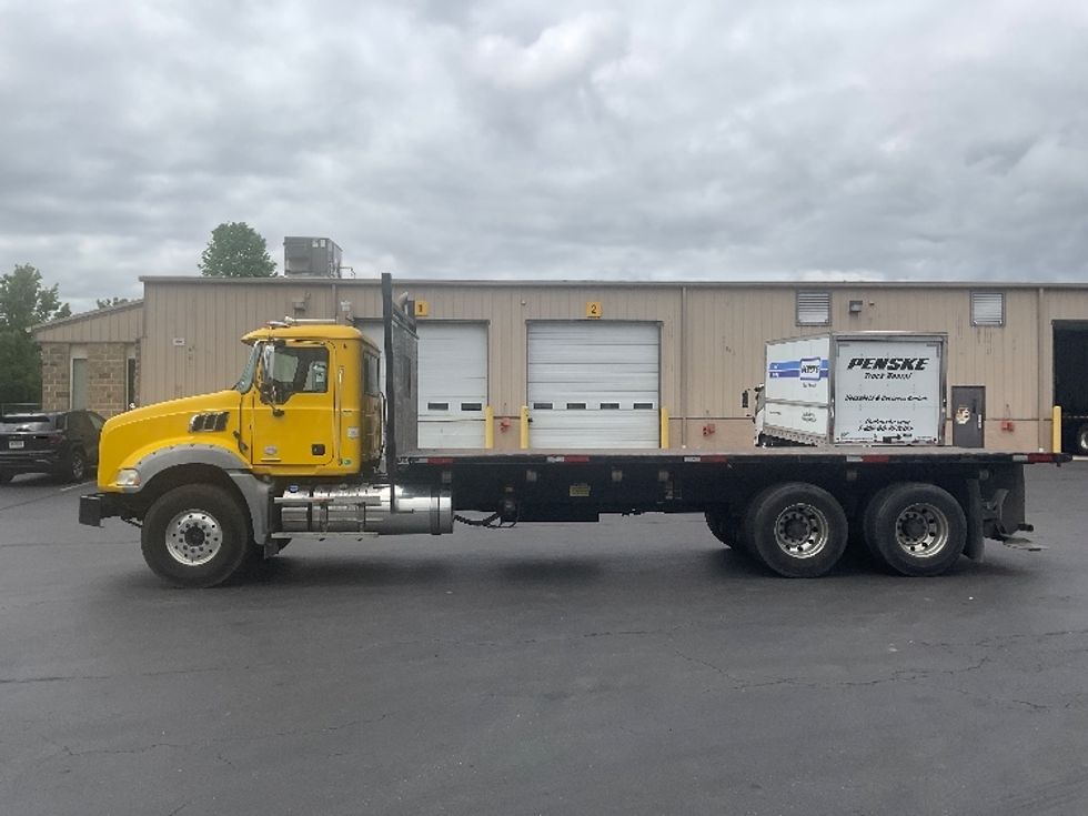 Flatbed Truck-Light and Medium Duty Trucks-Mack-2019-GRANITE-Bethlehem-PA-193,629\n\t\tmiles-$ 103,000 - Image 4