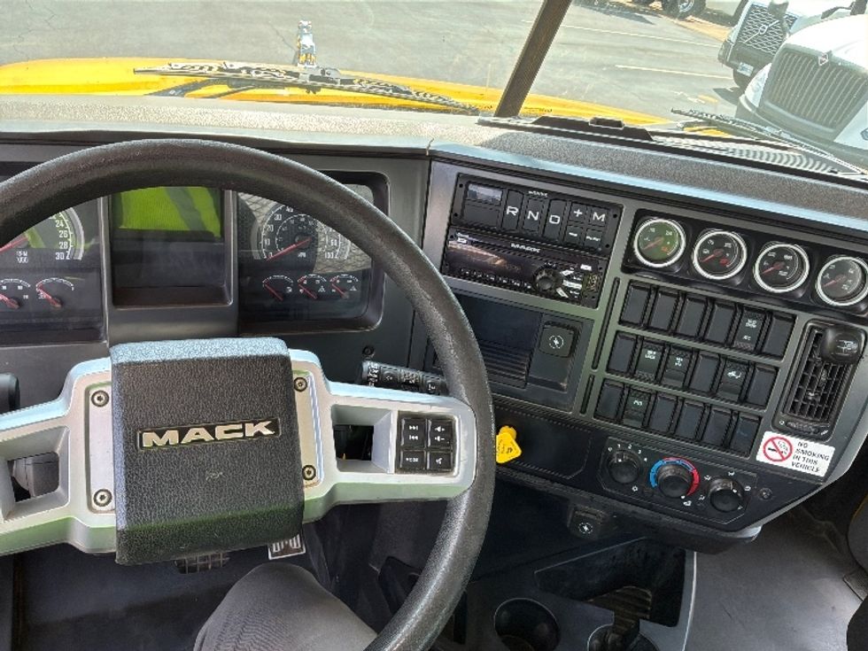 Flatbed Truck-Light and Medium Duty Trucks-Mack-2019-GRANITE-Harrisburg-PA-234,055\n\t\tmiles-$ 106,500 - Image 18