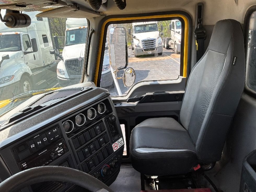 Flatbed Truck-Light and Medium Duty Trucks-Mack-2019-GRANITE-Harrisburg-PA-234,055\n\t\tmiles-$ 106,500 - Image 19