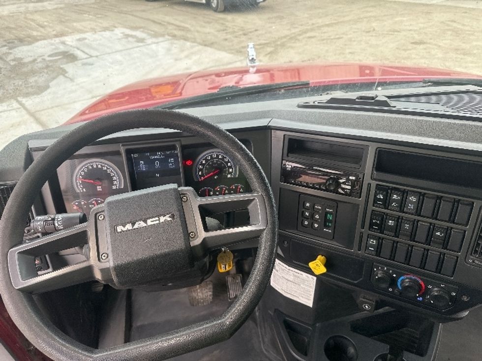 Flatbed Truck-Light and Medium Duty Trucks-Mack-2020-GU533-North Fond Du Lac-WI-134,483\n\t\tmiles-$ 76,000 - Image 14