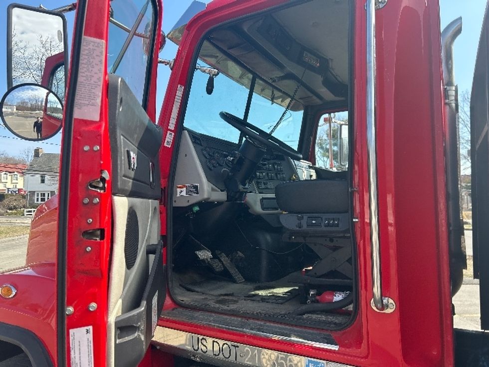 Flatbed Truck-Light and Medium Duty Trucks-Western Star-2018-4700-Montgomery-NY-106,441\n\t\tmiles-$ 56,000 - Image 16
