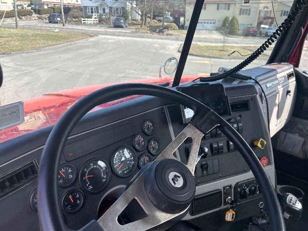 Flatbed Truck-Light and Medium Duty Trucks-Western Star-2018-4700-Montgomery-NY-106,441\n\t\tmiles-$ 56,000 - Image 18