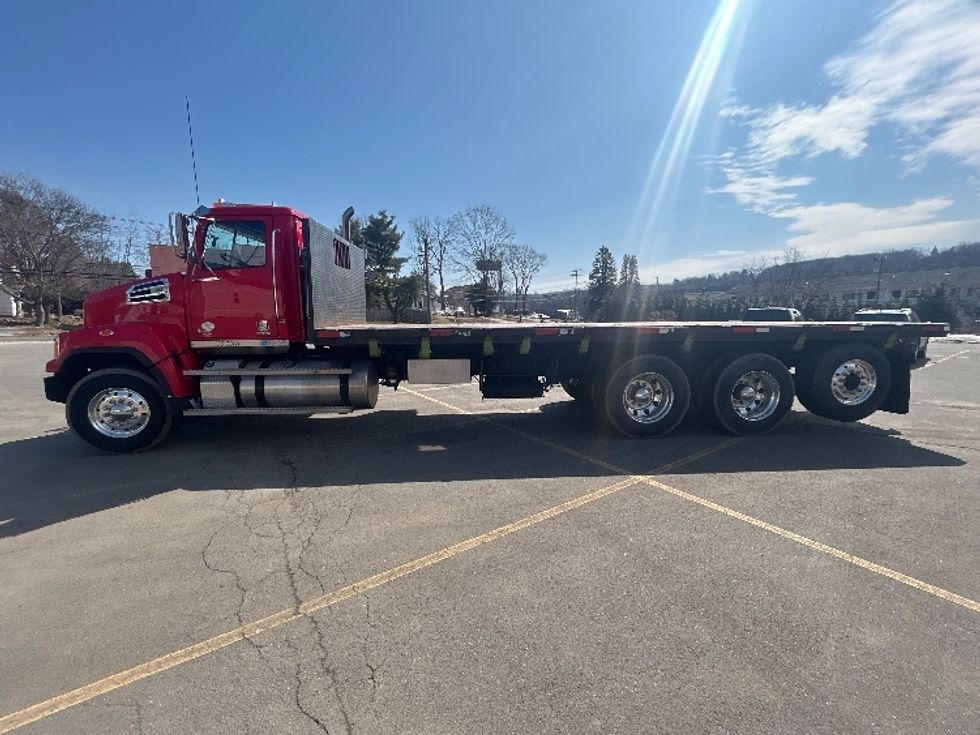Flatbed Truck-Light and Medium Duty Trucks-Western Star-2018-4700-Montgomery-NY-106,441\n\t\tmiles-$ 56,000 - Image 4