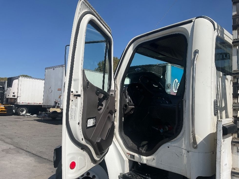 Glass Truck-Specialized Equipment-Freightliner-2016-M2-City Of Industry-CA-447,495\n\t\tmiles-$ 23,000 - Image 16