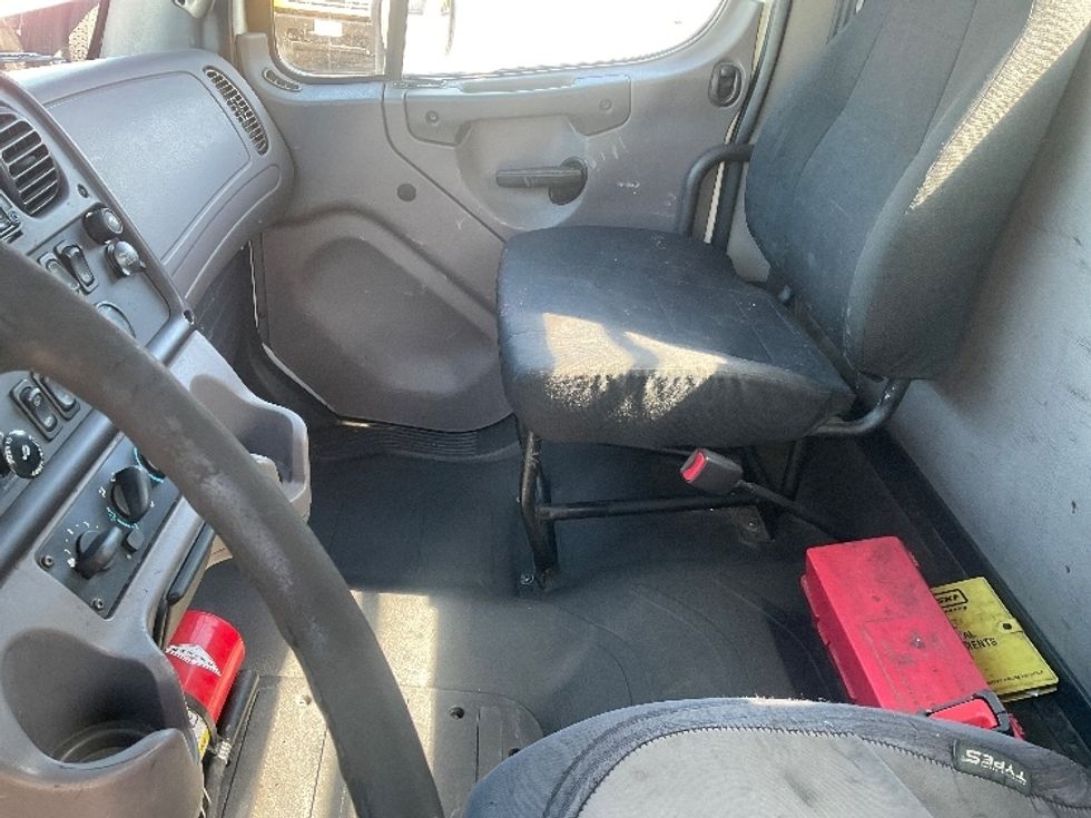 Glass Truck-Specialized Equipment-Freightliner-2016-M2-City Of Industry-CA-447,495\n\t\tmiles-$ 23,000 - Image 19