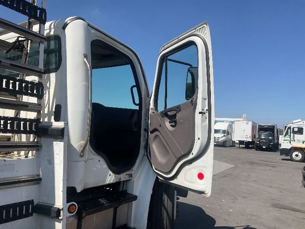 Glass Truck-Specialized Equipment-Freightliner-2016-M2-City Of Industry-CA-447,495\n\t\tmiles-$ 23,000 - Image 20