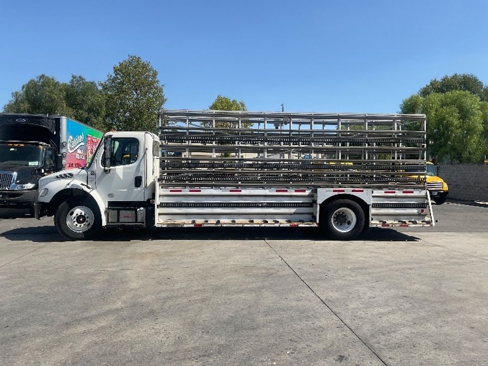 Glass Truck-Specialized Equipment-Freightliner-2016-M2-City Of Industry-CA-447,495\n\t\tmiles-$ 23,000 - Image 4