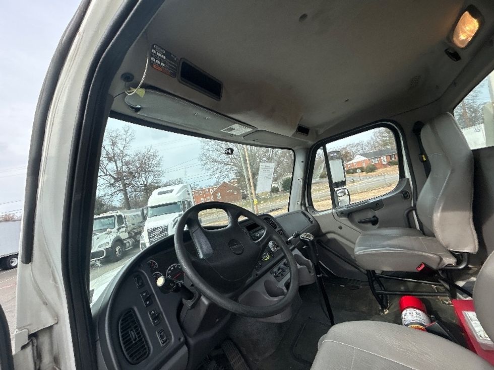 Glass Truck-Specialized Equipment-Freightliner-2016-M211264S-Richmond-VA-257,139\n\t\tmiles-$ 66,000 - Image 17
