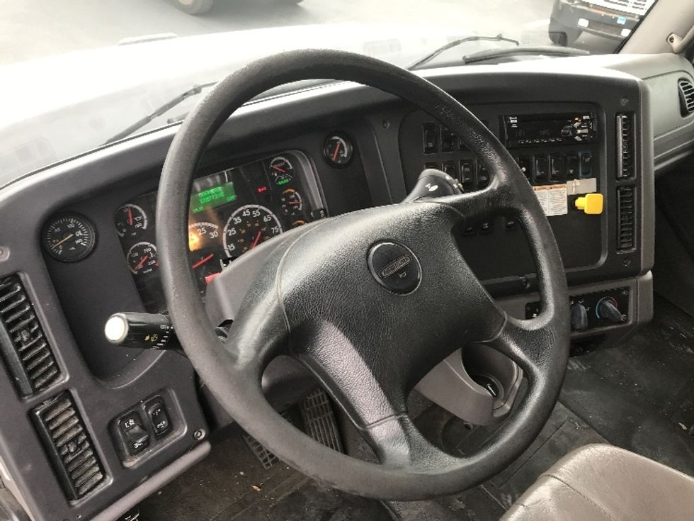 Glass Truck-Specialized Equipment-Freightliner-2018-114SD-Linden-NJ-120,577\n\t\tmiles-$ 96,000 - Image 17