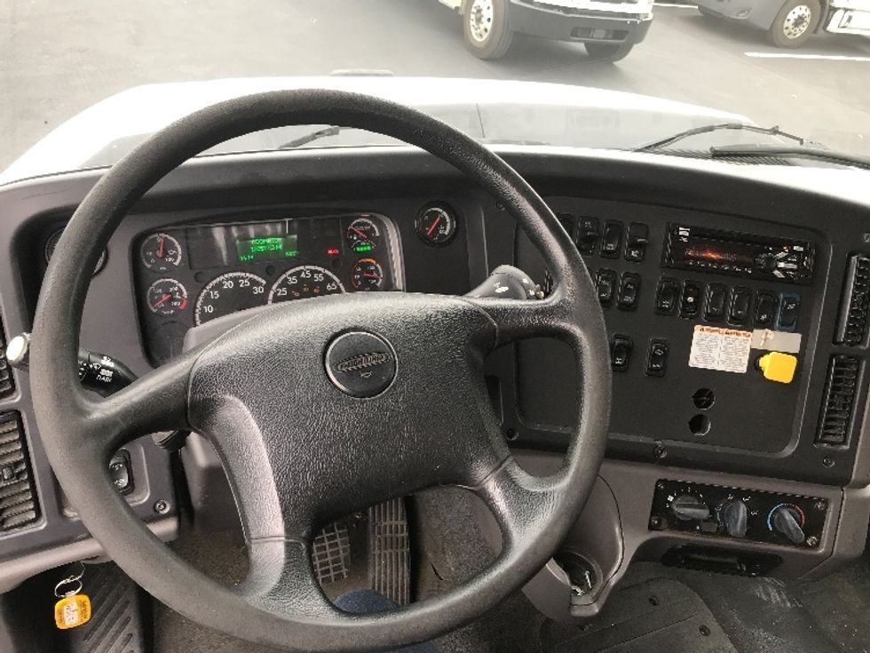 Glass Truck-Specialized Equipment-Freightliner-2018-114SD-Linden-NJ-120,577\n\t\tmiles-$ 96,000 - Image 18