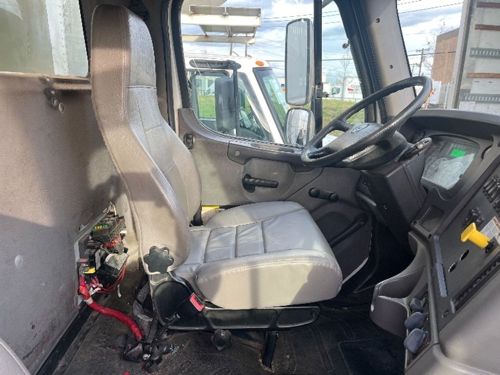 Glass Truck-Specialized Equipment-Freightliner-2018-114SD-Linden-NJ-120,577\n\t\tmiles-$ 96,000 - Image 22
