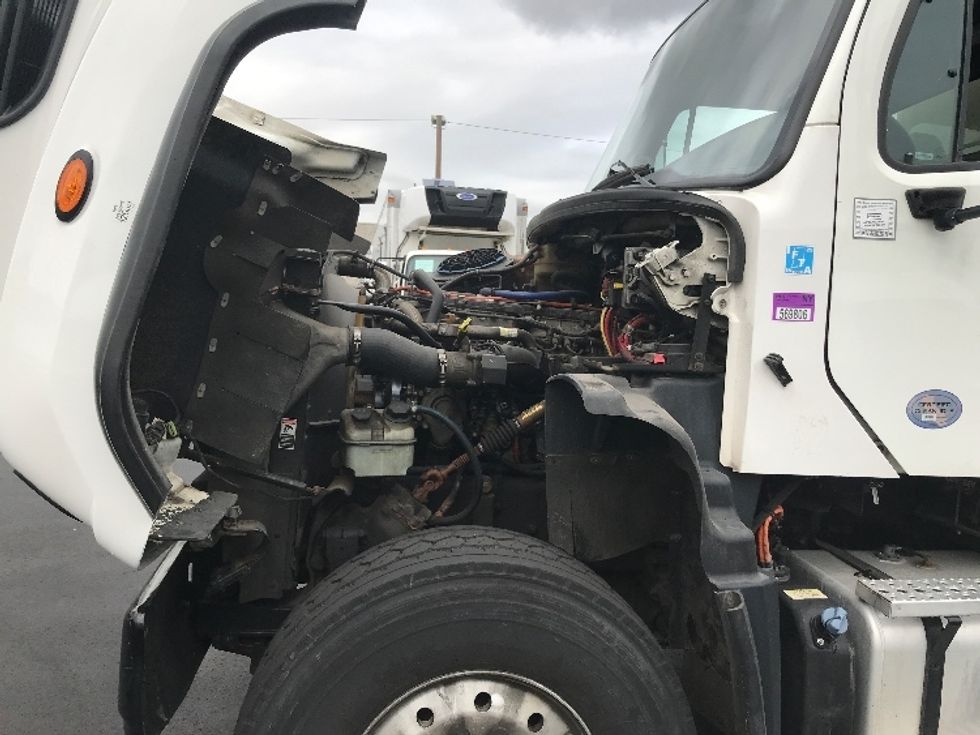 Glass Truck-Specialized Equipment-Freightliner-2018-114SD-Linden-NJ-120,577\n\t\tmiles-$ 96,000 - Image 24