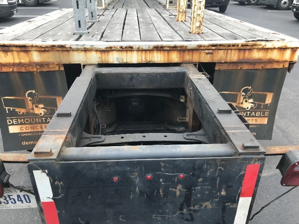 Glass Truck-Specialized Equipment-Freightliner-2018-114SD-Linden-NJ-120,577\n\t\tmiles-$ 96,000 - Image 26