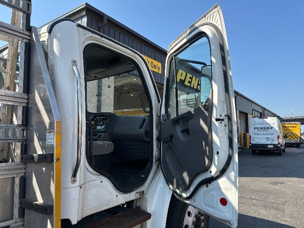 Glass Truck-Specialized Equipment-Freightliner-2018-M2-North Bergen-NJ-401,218\n\t\tmiles-$ 37,500 - Image 15