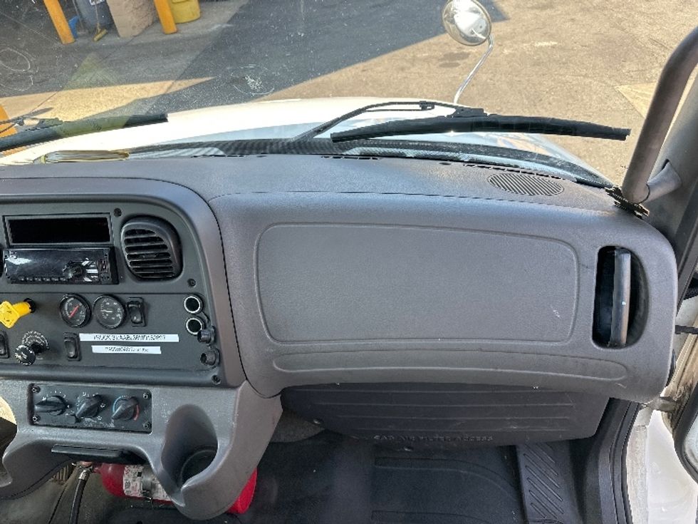 Glass Truck-Specialized Equipment-Freightliner-2018-M2-North Bergen-NJ-401,218\n\t\tmiles-$ 37,500 - Image 16