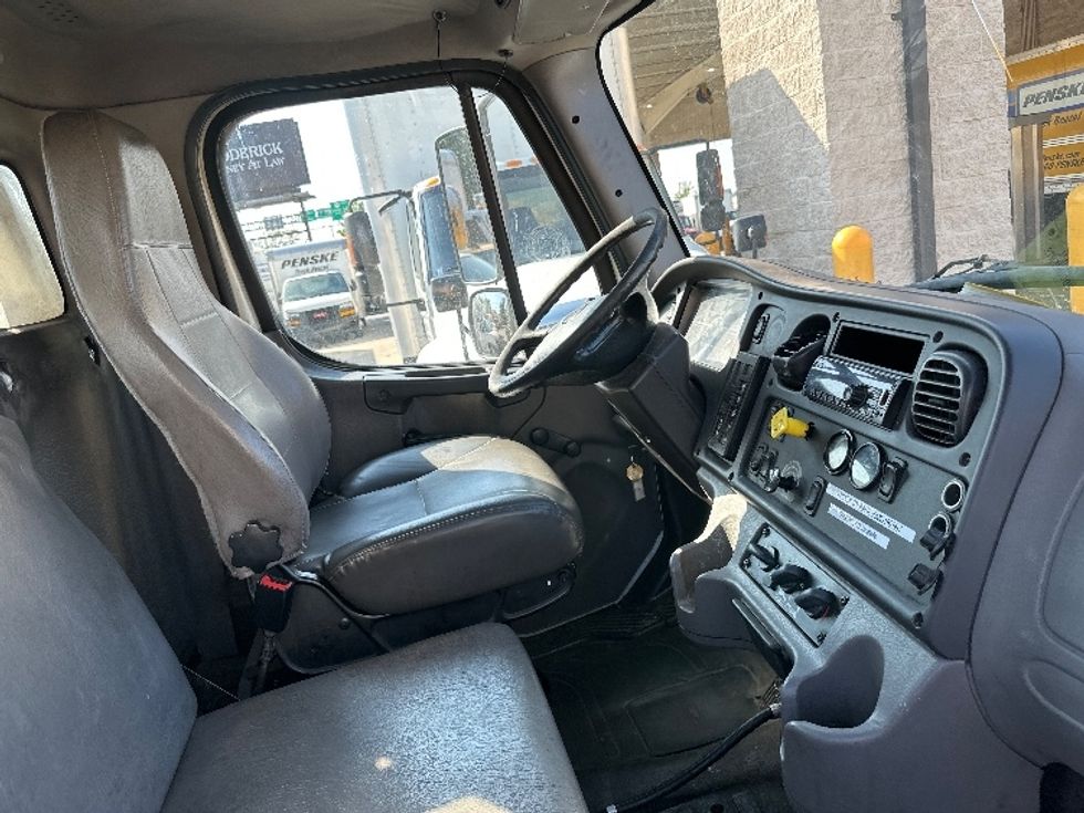 Glass Truck-Specialized Equipment-Freightliner-2018-M2-North Bergen-NJ-401,218\n\t\tmiles-$ 37,500 - Image 17