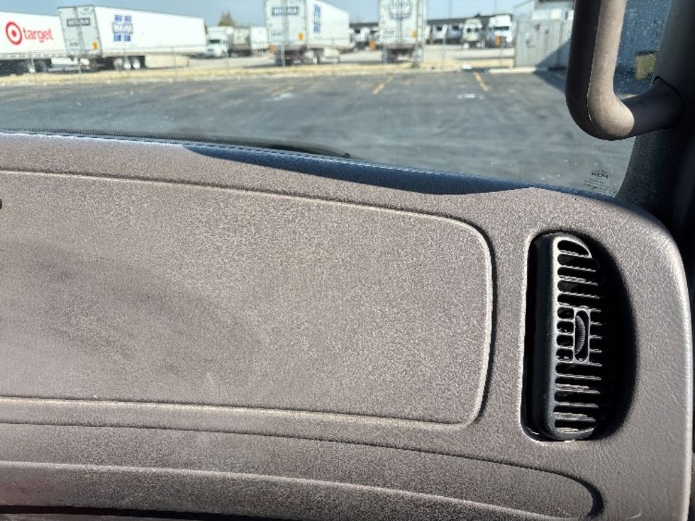 Glass Truck-Specialized Equipment-Freightliner-2019-M2-Columbus-OH-263,282\n\t\tmiles-$ 41,750 - Image 18