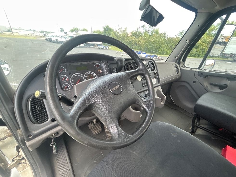 Glass Truck-Specialized Equipment-Freightliner-2020-M2-Indianapolis-IN-288,357\n\t\tmiles-$ 33,750 - Image 14