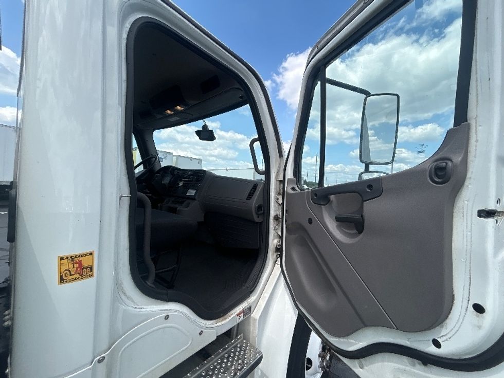 Glass Truck-Specialized Equipment-Freightliner-2020-M2-Indianapolis-IN-288,357\n\t\tmiles-$ 33,750 - Image 17