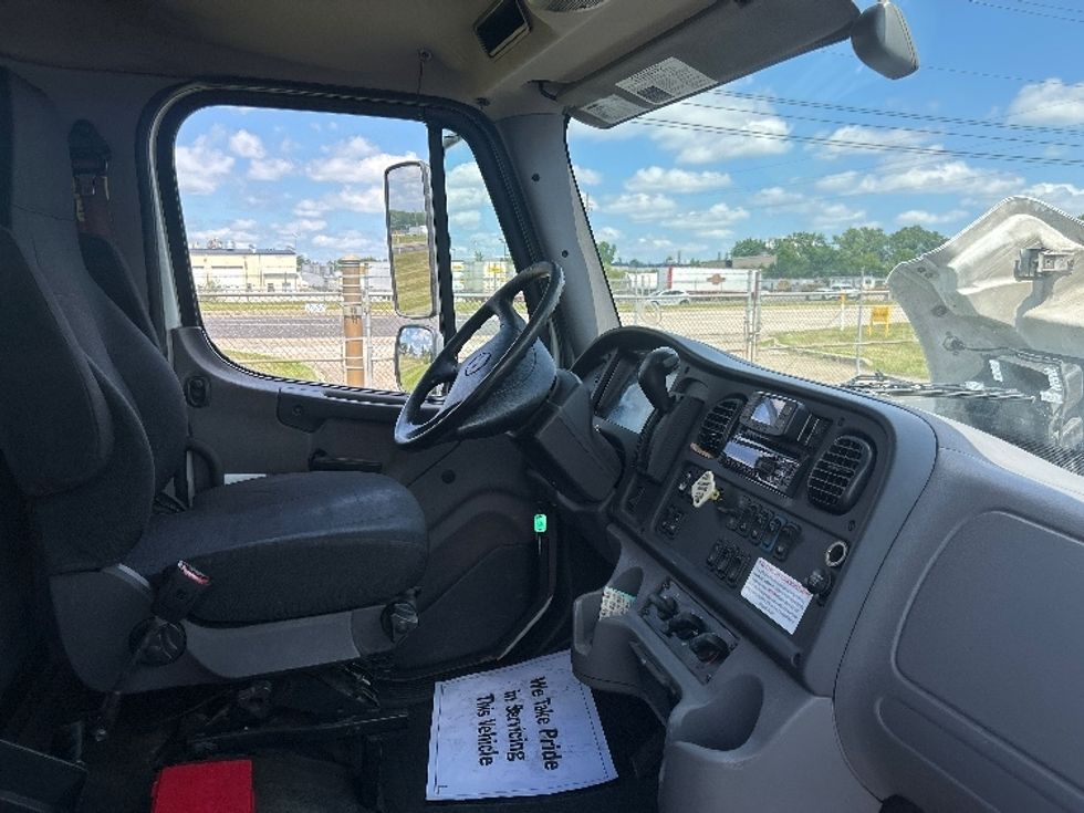 Glass Truck-Specialized Equipment-Freightliner-2021-M2-Indianapolis-IN-262,861\n\t\tmiles-$ 40,500 - Image 21