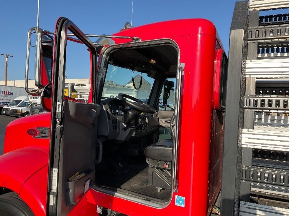 Glass Truck-Specialized Equipment-Peterbilt-2017-337-Torrance-CA-56,359\n\t\tmiles-$ 46,750 - Image 16