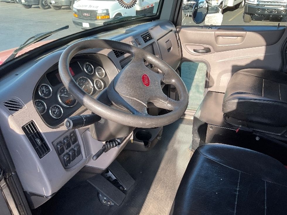Glass Truck-Specialized Equipment-Peterbilt-2017-337-Torrance-CA-56,359\n\t\tmiles-$ 46,750 - Image 17