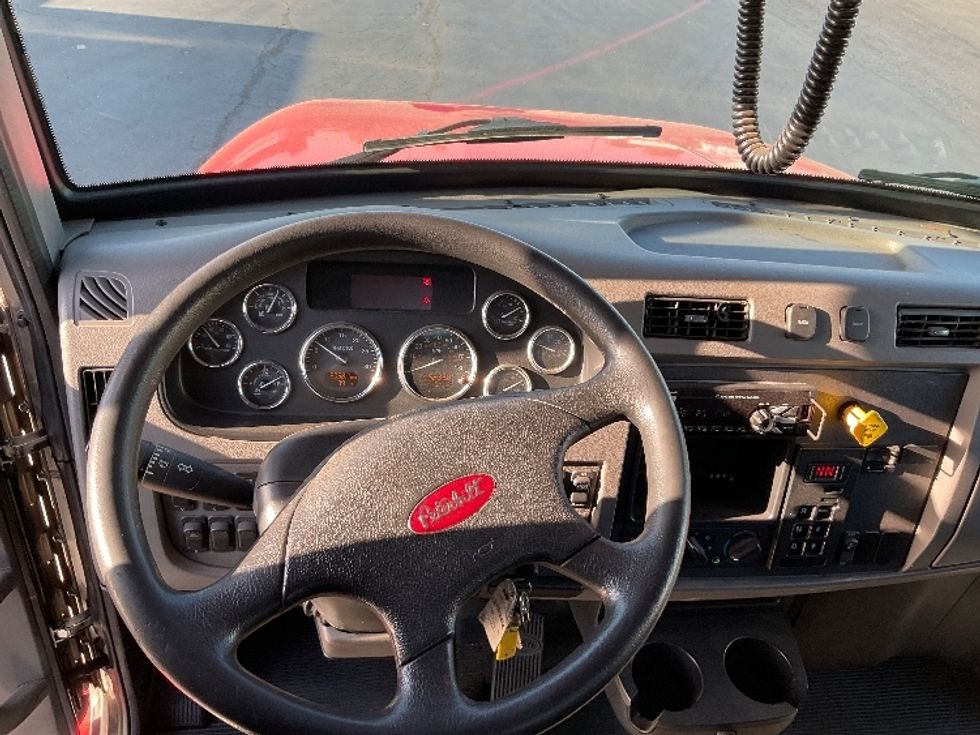 Glass Truck-Specialized Equipment-Peterbilt-2017-337-Torrance-CA-56,359\n\t\tmiles-$ 46,750 - Image 18