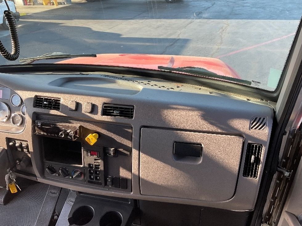 Glass Truck-Specialized Equipment-Peterbilt-2017-337-Torrance-CA-56,359\n\t\tmiles-$ 46,750 - Image 21