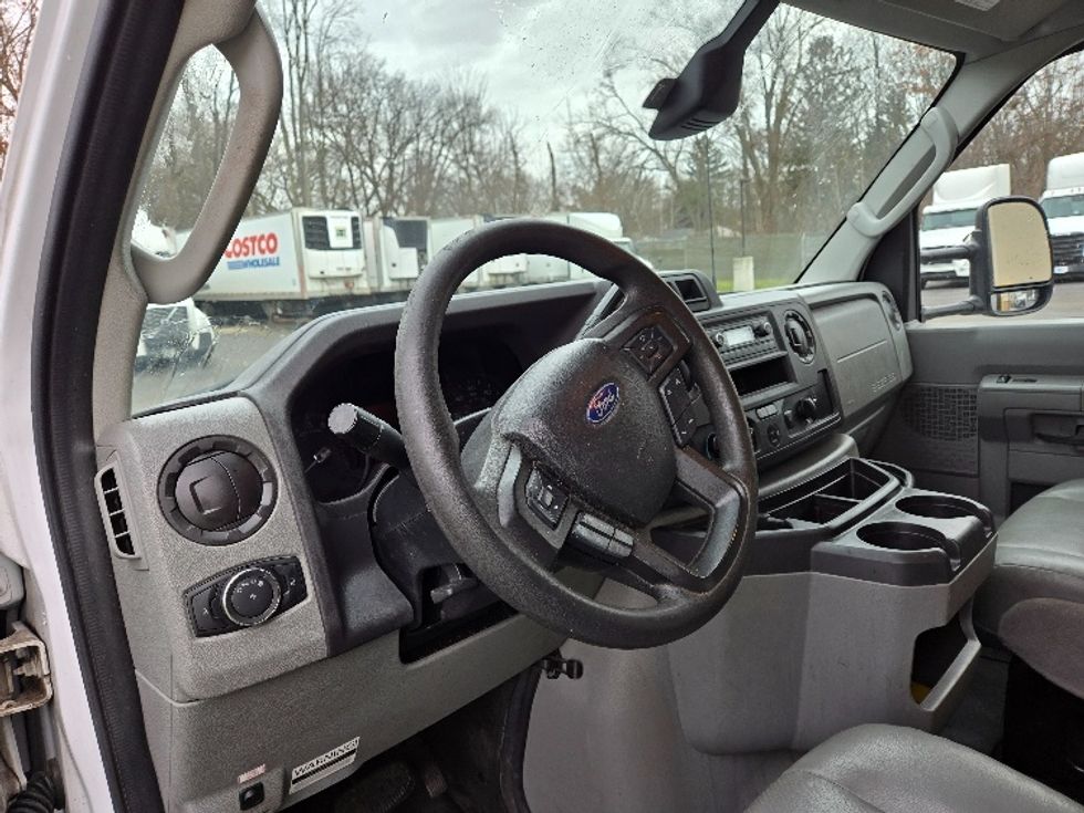 Light Duty Box Truck-Alternative Fuel Trucks & Tractors-Ford-2023-E350-Ypsilanti-MI-75,068\n\t\tmiles-$ 31,250 - Image 16