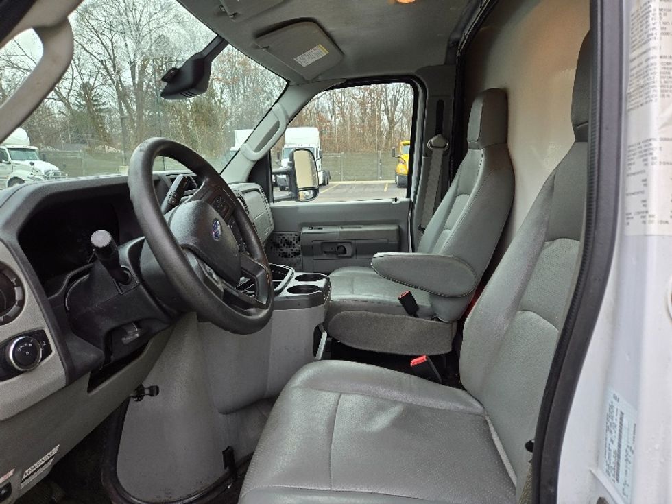 Light Duty Box Truck-Alternative Fuel Trucks & Tractors-Ford-2023-E350-Ypsilanti-MI-75,068\n\t\tmiles-$ 31,250 - Image 17