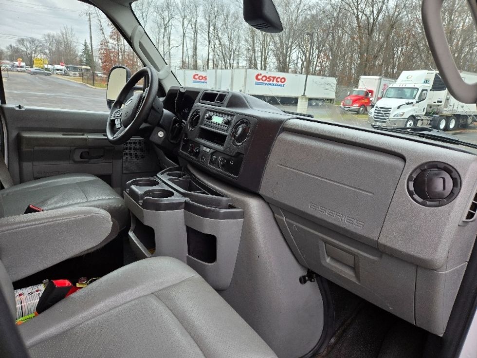 Light Duty Box Truck-Alternative Fuel Trucks & Tractors-Ford-2023-E350-Ypsilanti-MI-75,068\n\t\tmiles-$ 31,250 - Image 19