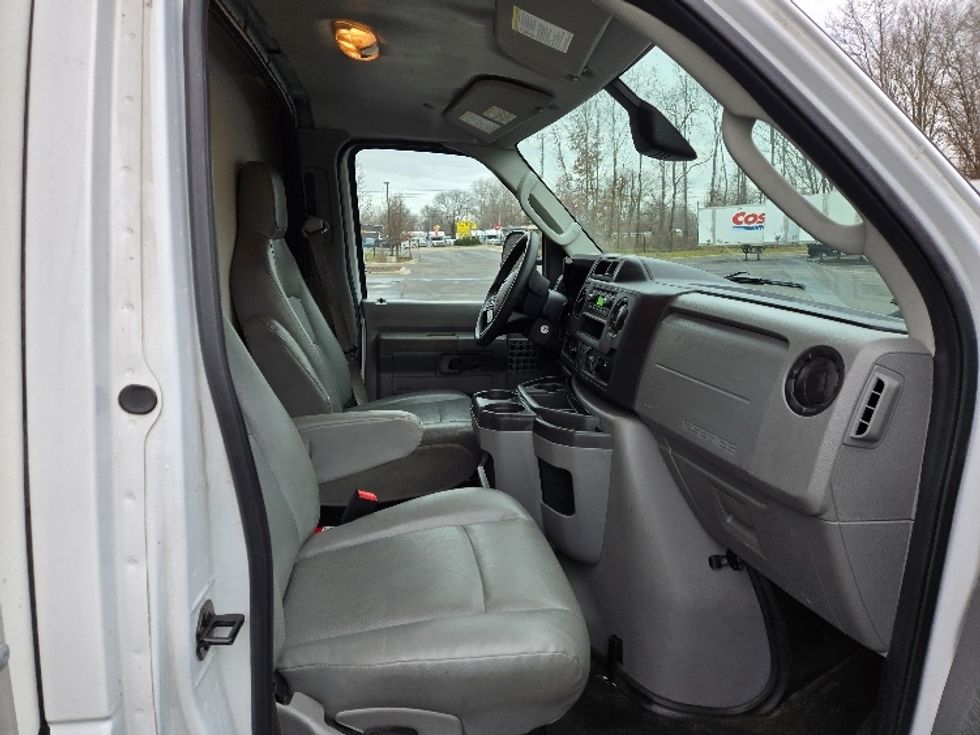 Light Duty Box Truck-Alternative Fuel Trucks & Tractors-Ford-2023-E350-Ypsilanti-MI-75,068\n\t\tmiles-$ 31,250 - Image 20