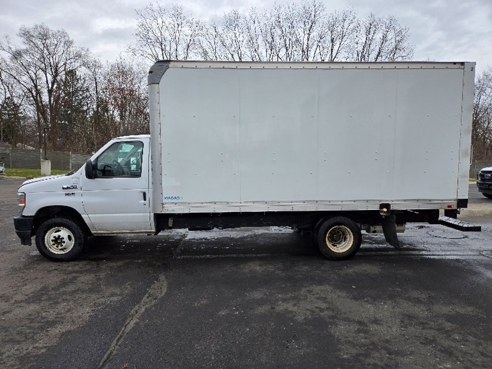 Light Duty Box Truck-Alternative Fuel Trucks & Tractors-Ford-2023-E350-Ypsilanti-MI-75,068\n\t\tmiles-$ 31,250 - Image 4