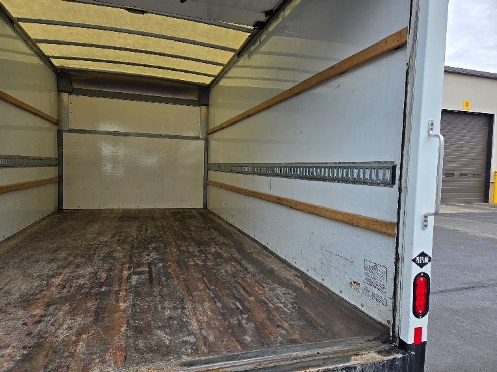 Light Duty Box Truck-Alternative Fuel Trucks & Tractors-Ford-2023-E350-Ypsilanti-MI-82,689\n\t\tmiles-$ 34,500 - Image 11
