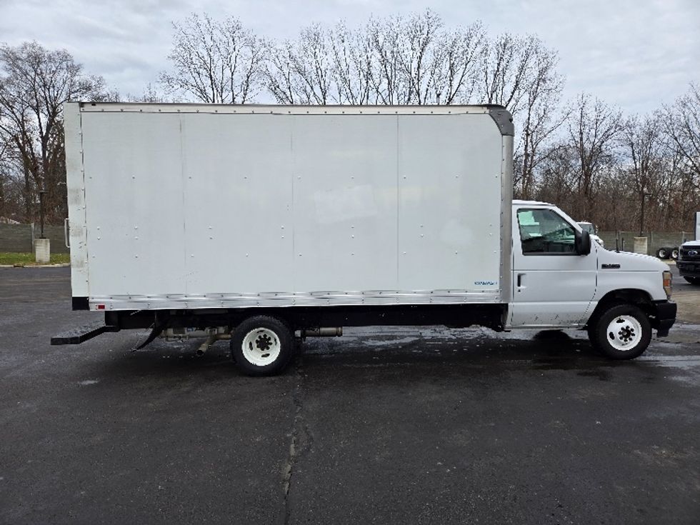 Light Duty Box Truck-Alternative Fuel Trucks & Tractors-Ford-2023-E350-Ypsilanti-MI-82,689\n\t\tmiles-$ 34,500 - Image 14